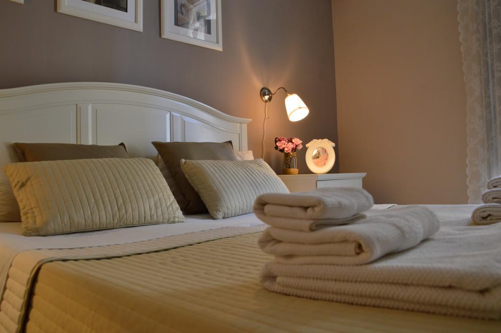 Camera Matrimoniale con Letto Supplementare