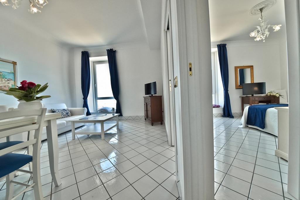 Suite with Sea View,227408111:JPEG