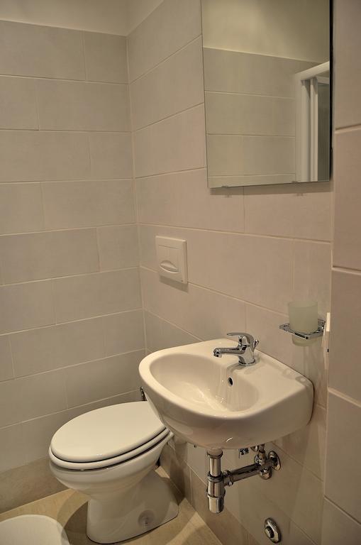 Camera Singola con Bagno in Comune