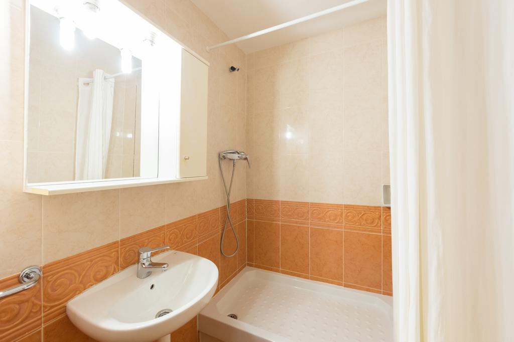 Camera Matrimoniale Economy con Bagno Privato Senza Vista