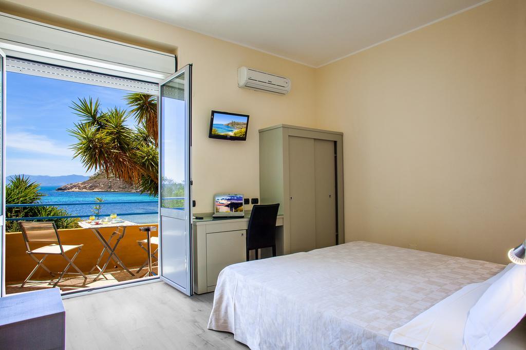 Deluxe Double or Twin Room Sea View