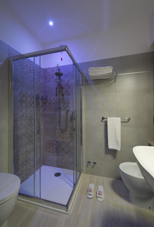 Deluxe Double or Twin Room,942850849:JPEG