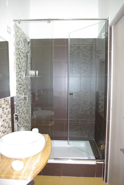 Standard King Room,268643521:JPEG