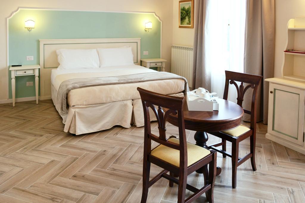 Junior Suite with Balcony,643760739:JPEG