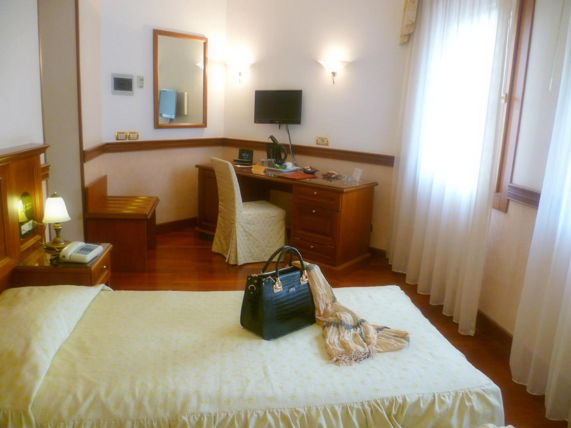 Twin Room,158422935:JPEG