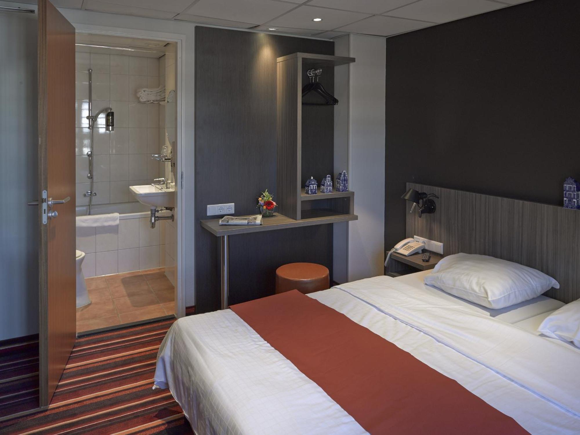 Double Room with Canal View,688391832:JPEG