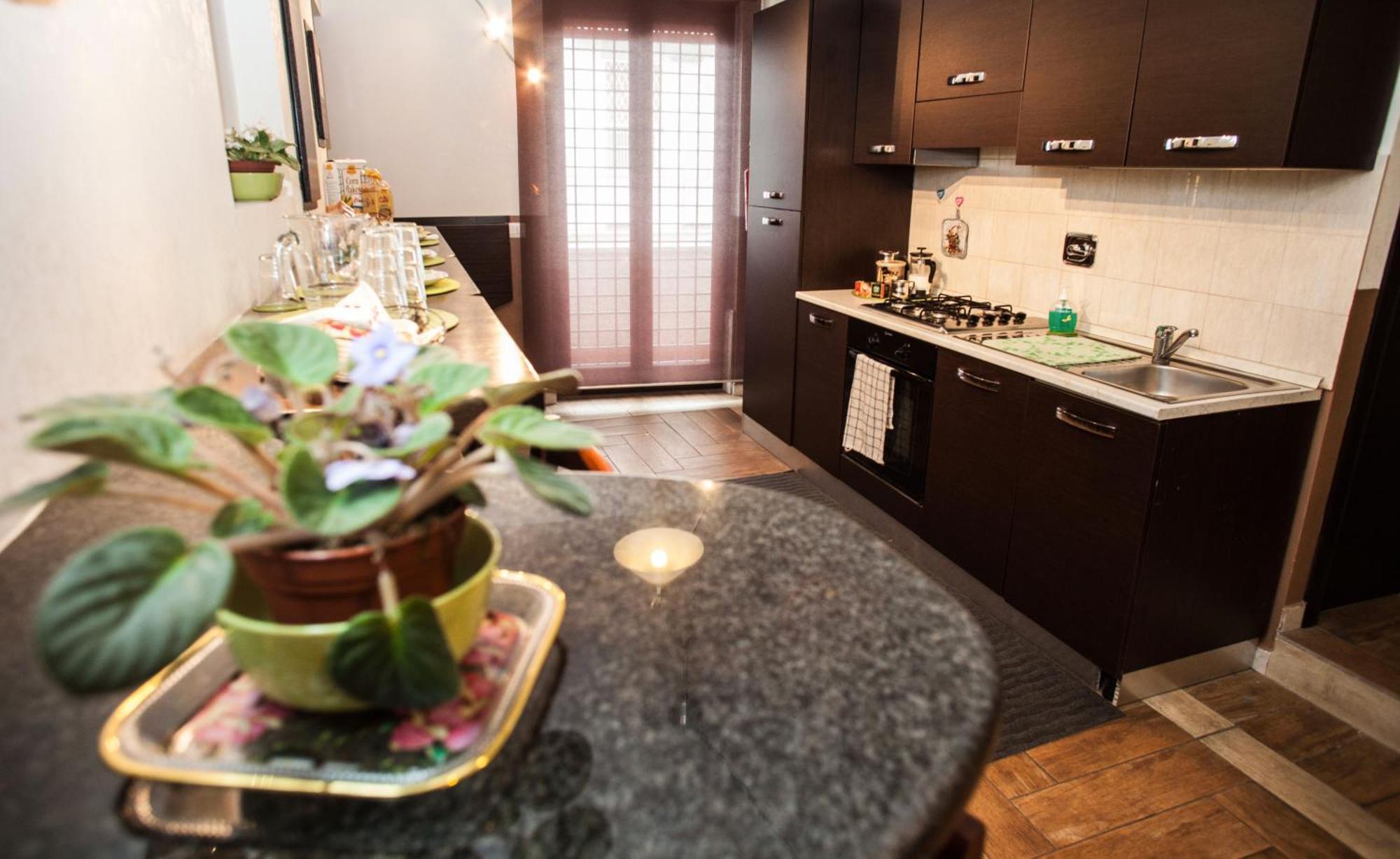 Five-Bedroom Apartment,689930184:JPEG
