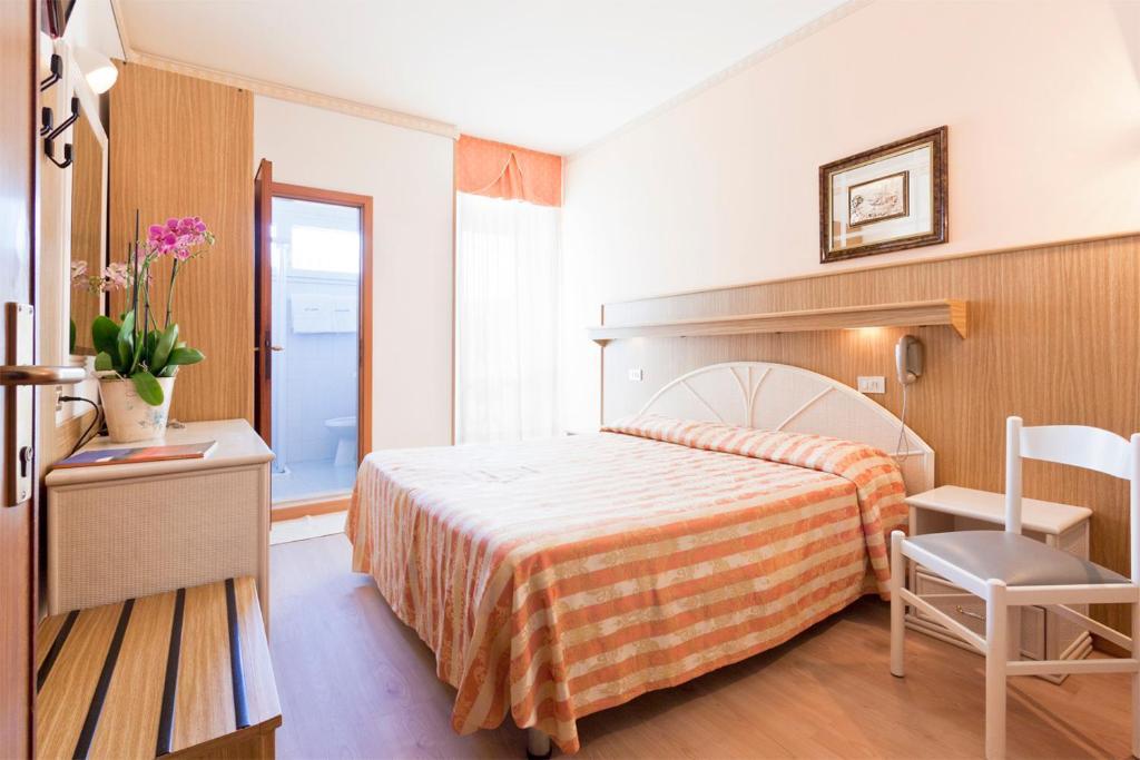 Double Room,33636079:JPEG