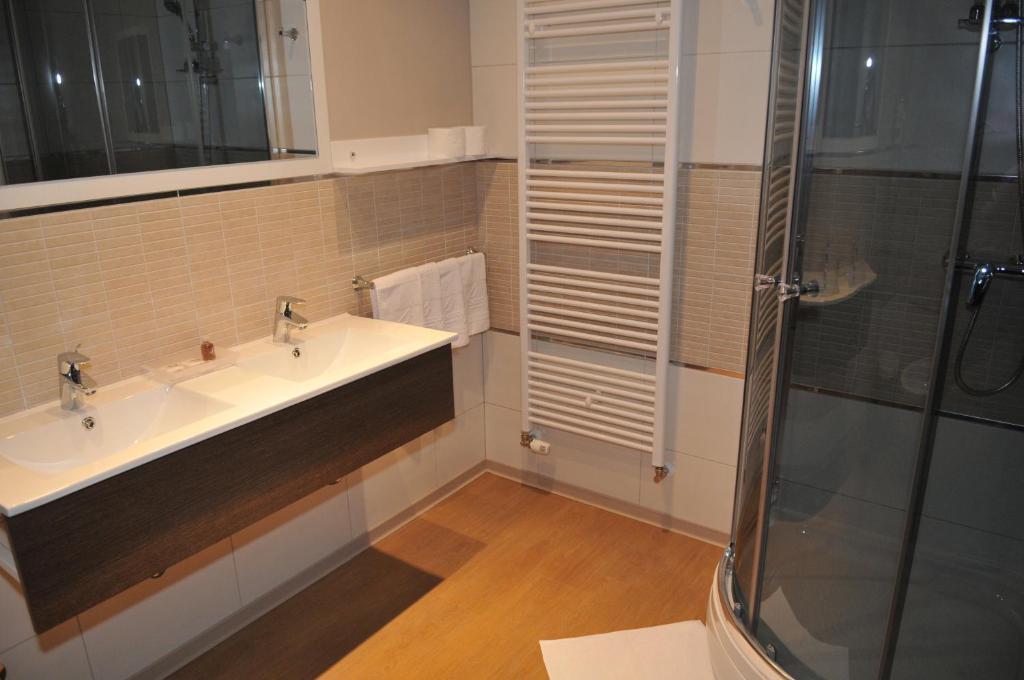 Suite con 1 Camera da Letto e Balcone