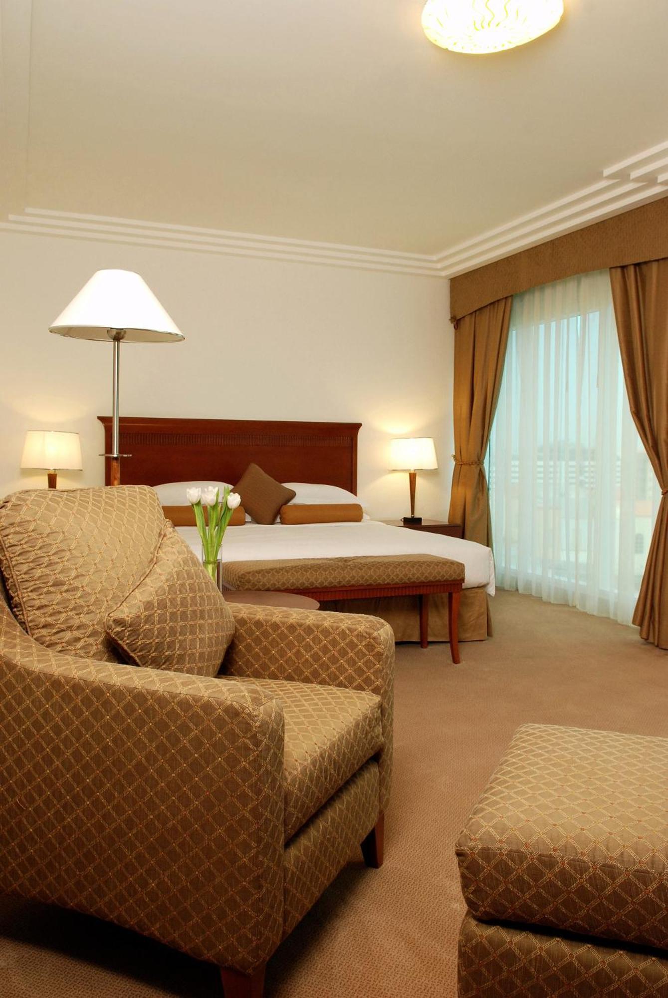 Appartamento con 4 Camere da Letto - Esperienza di Capodanno con Cena di Gala Obbligatoria al Costo di 1600 AED per Adulto e 800 AED per Bambino