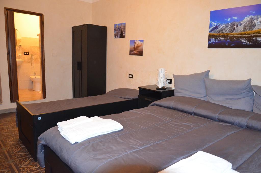 Camera Matrimoniale Deluxe con 1 Letto Supplementare