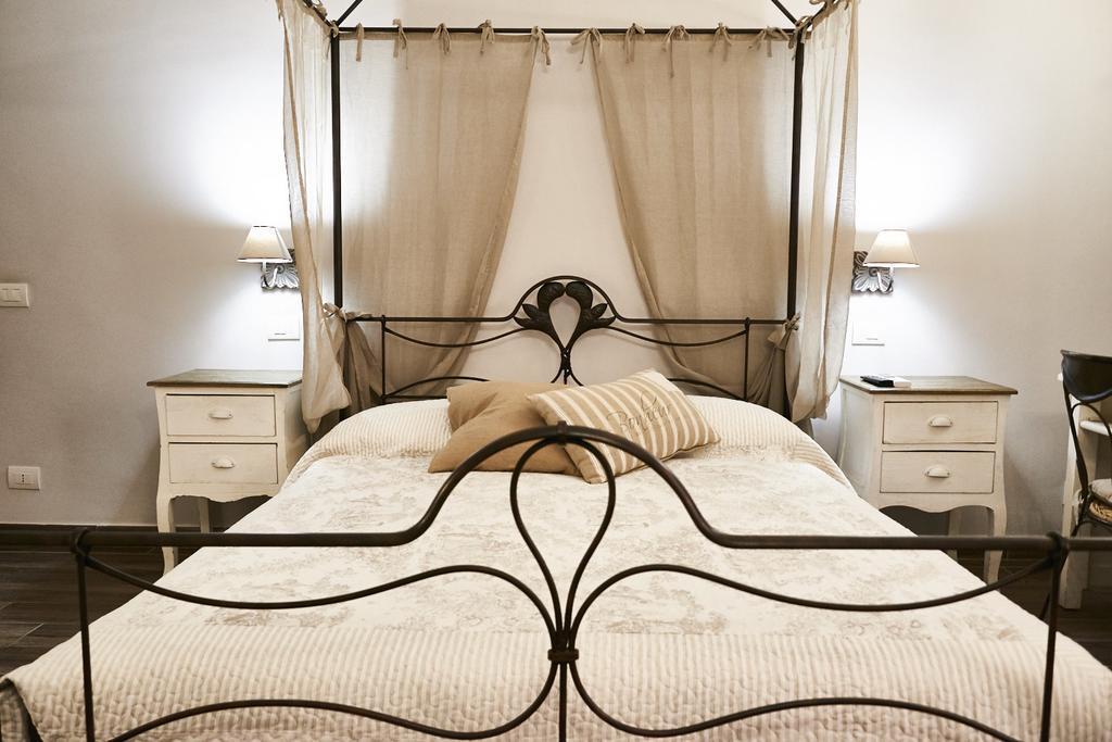 Deluxe Double Room,382660711:JPEG