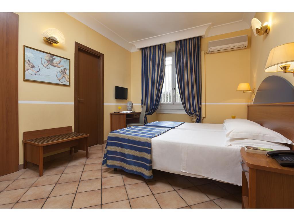 Double or Twin Room,398120184:JPEG