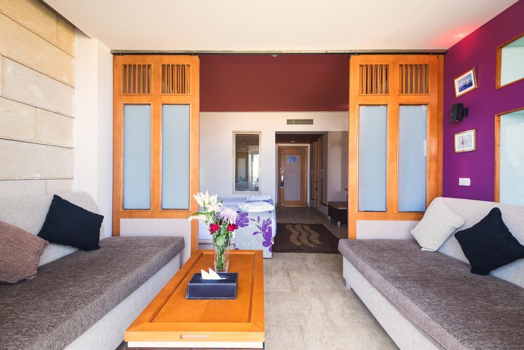 Family Room Side Sea View