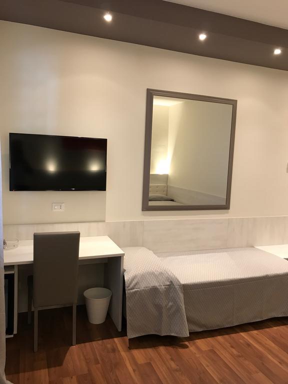 Triple Room,402101571:JPEG