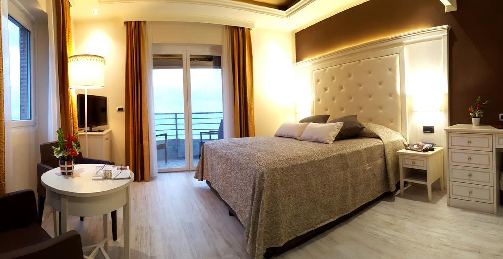 Junior Suite with Sea View,402135657:JPEG