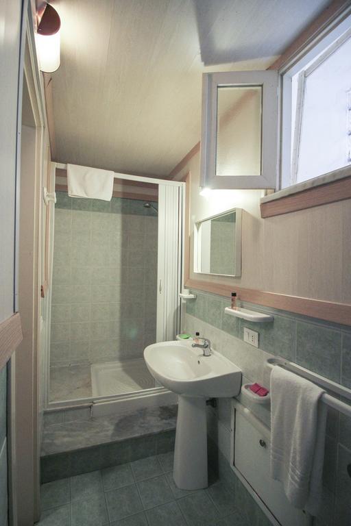 Camera Matrimoniale Economy con Bagno Privato Esterno