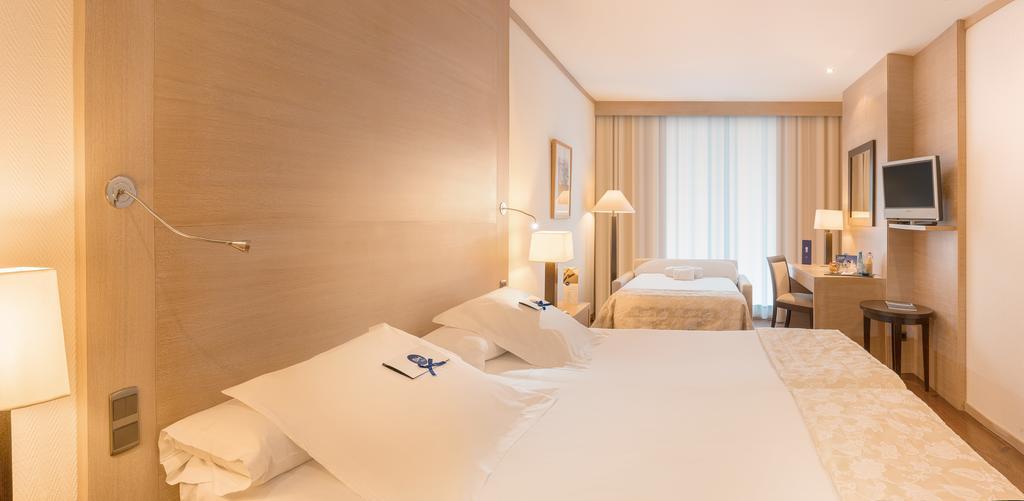 Camera Matrimoniale con Letto Supplementare