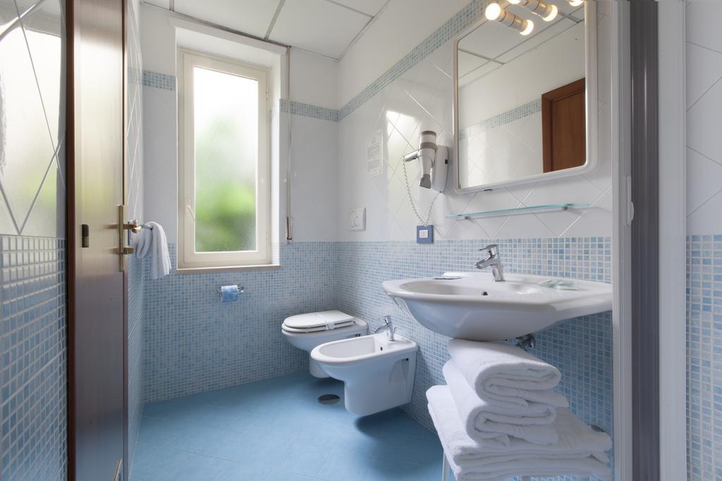 Camera Matrimoniale/Doppia con Letti Singoli