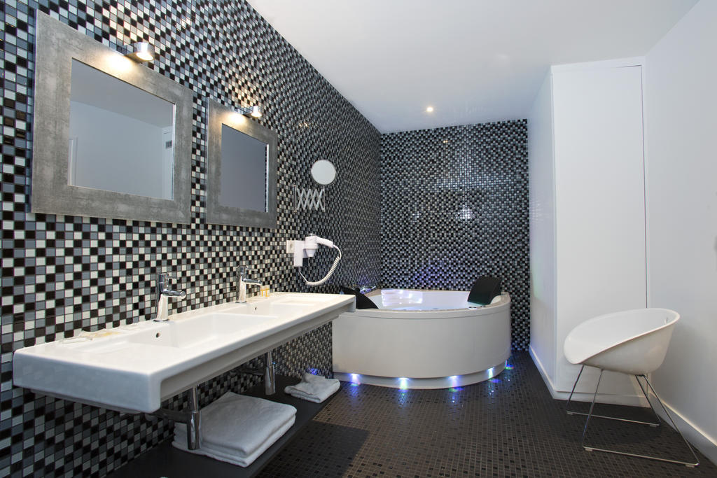 Deluxe Suite with Spa Bath,42934144:JPEG