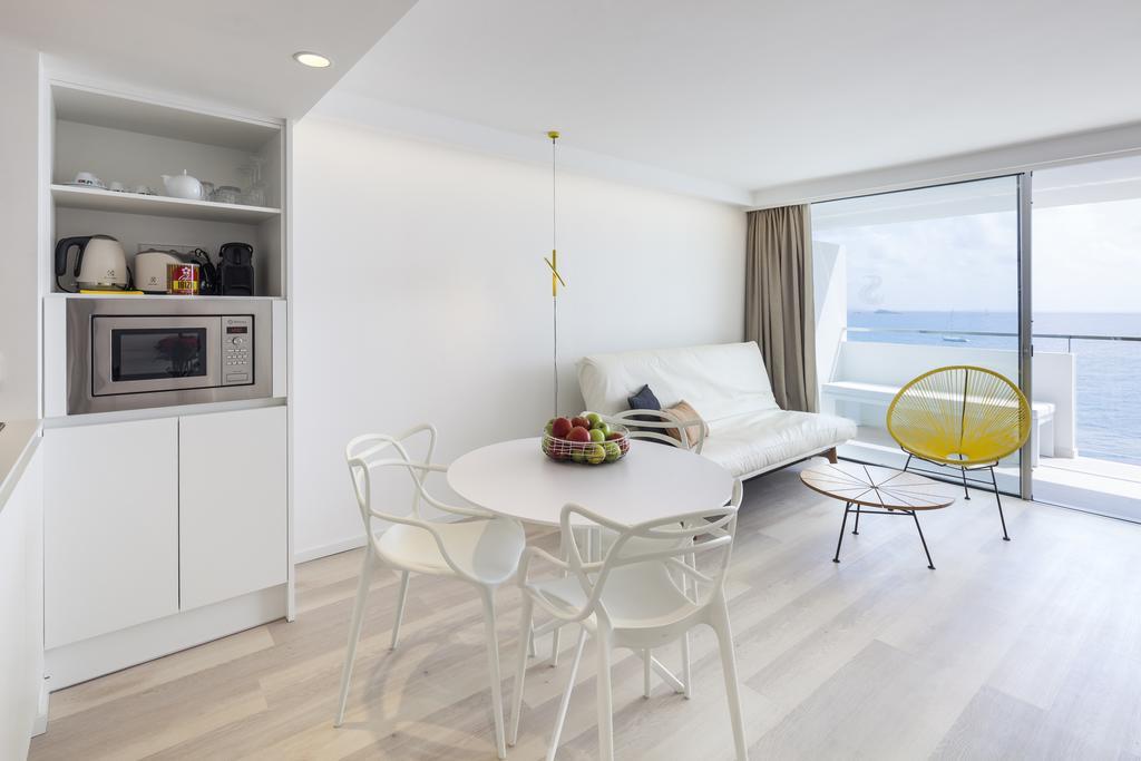 Studio Apartment with Sea View Higher Floors