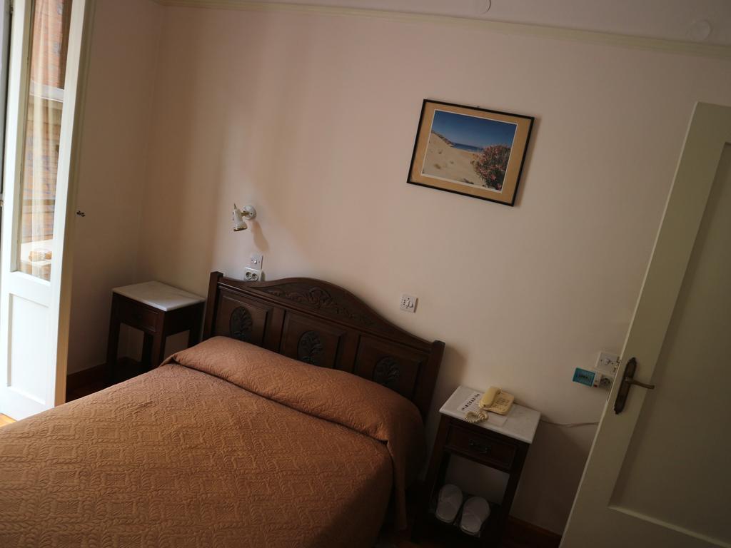 Single Room,967860340:JPEG
