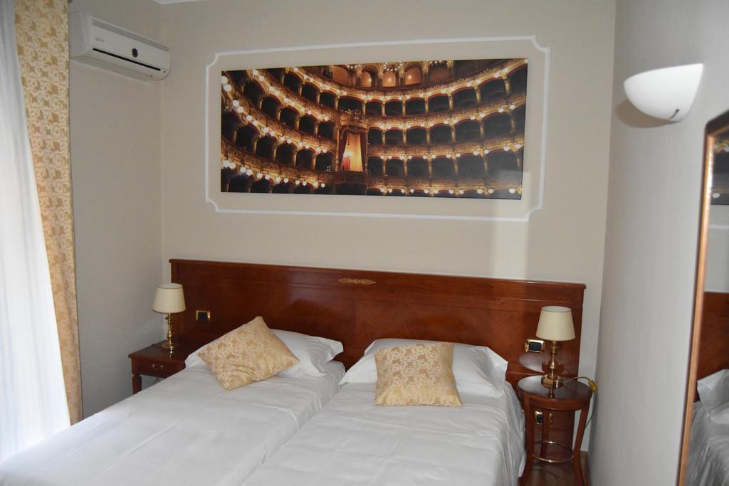 Camera Superior Matrimoniale/Doppia con Letti Singoli con Balcone