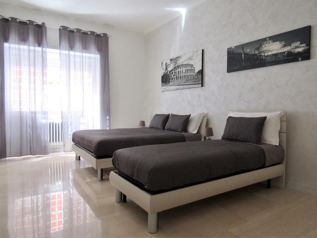 Triple Room,712383997:JPEG