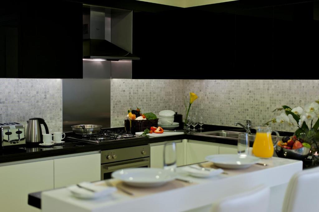 One Bedroom City View King with kitchenette and Private Balcony,1212294532:JPEG