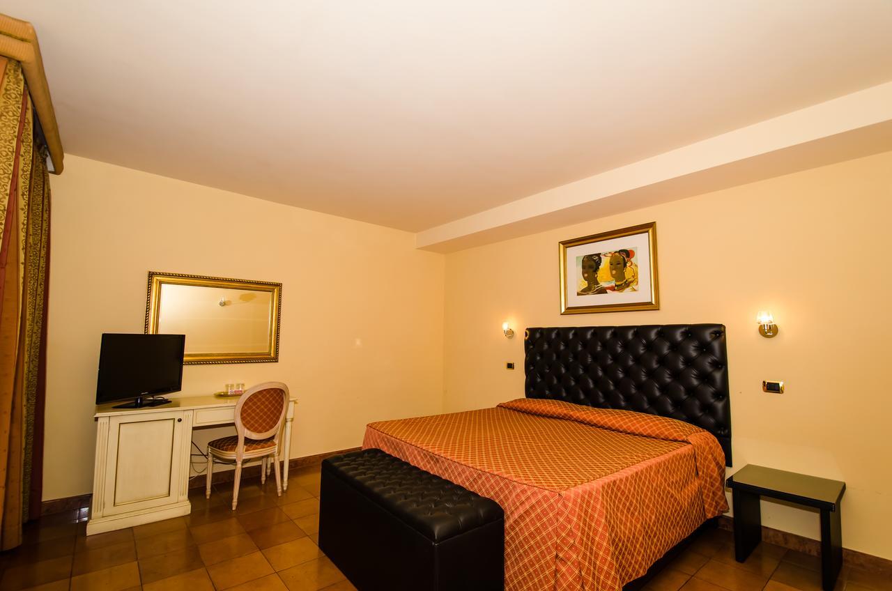 Standard Double Room,508667340:JPEG
