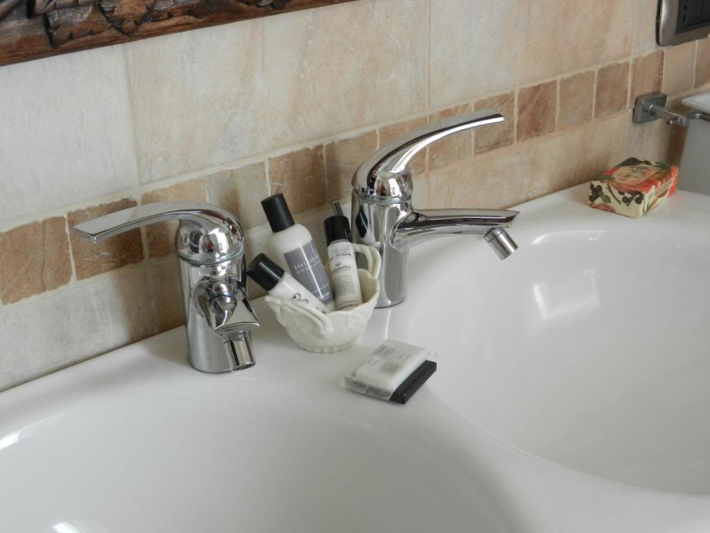 Deluxe Suite with Spa Bath,52340969:JPEG