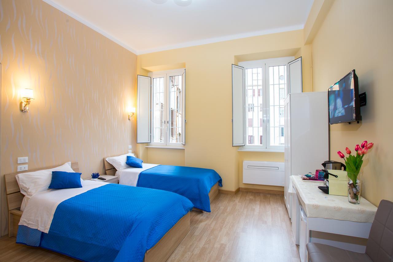 Twin Room,526654050:JPEG