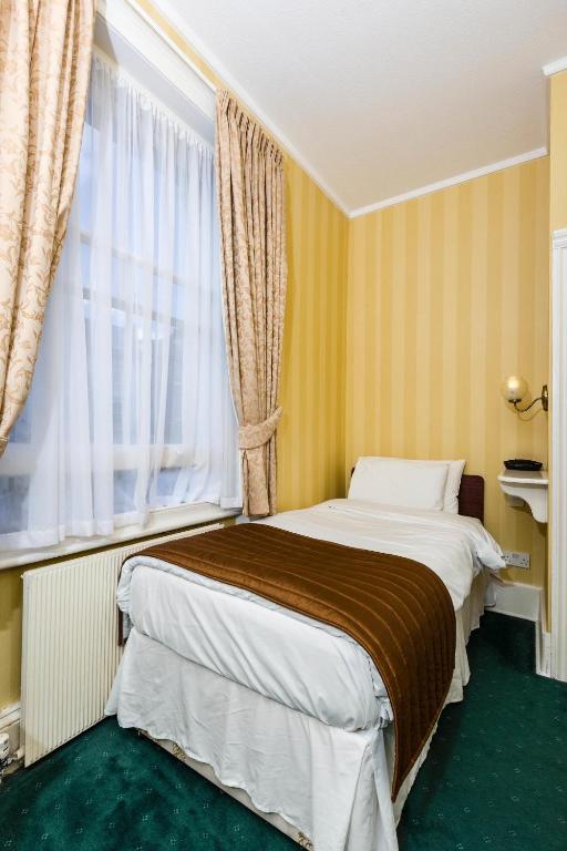 Standard Single Room,53755219:JPEG