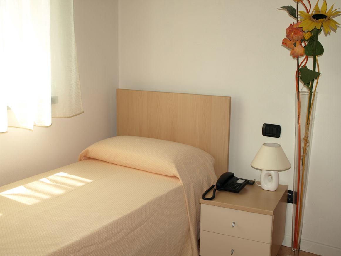 Single Room,569456532:JPEG