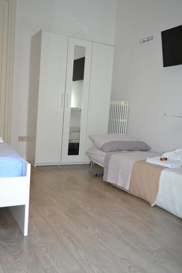 Deluxe Room (2 Adults + 1 Child) with Private External Bathroom,596418621:JPEG