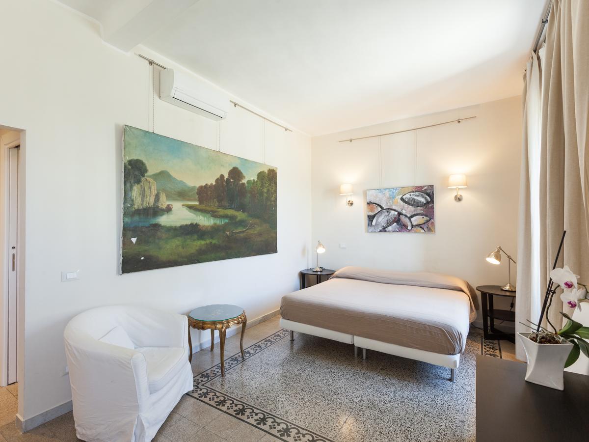 Camera Superior Matrimoniale/Doppia con Letti Singoli con Divano Letto e Vista Città