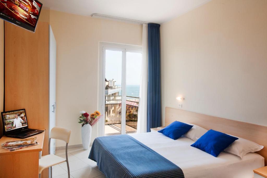 Double Room,60486985:JPEG