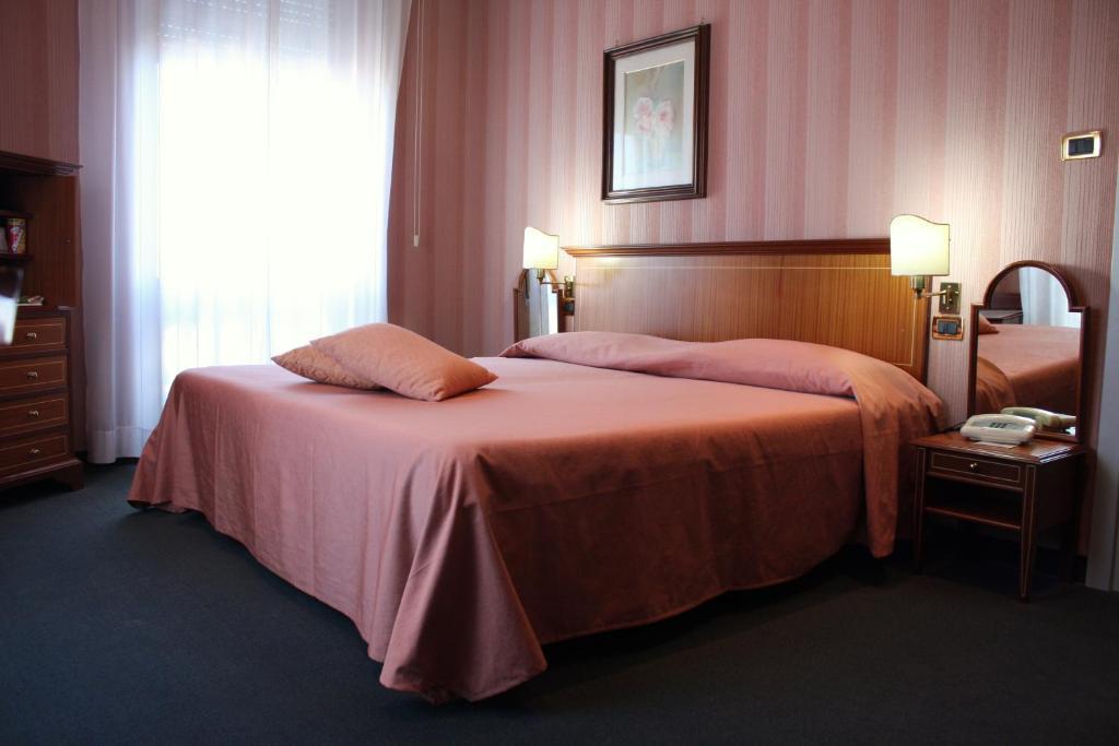 Double or Twin Room Sea View