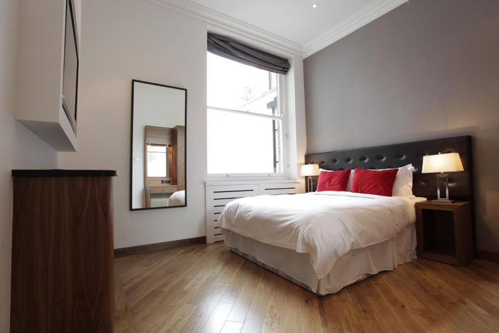 One-Bedroom Apartment,413429055:JPEG