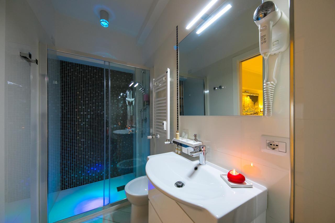 Suite with private Spa Bath and Sauna,632882283:JPEG