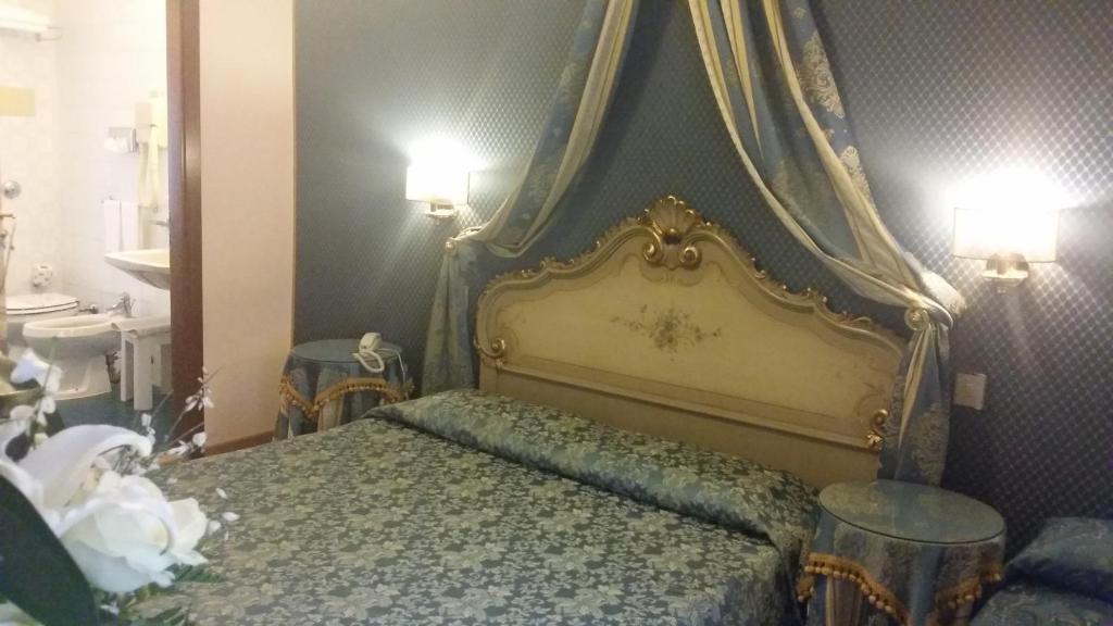 Camera Matrimoniale/Doppia con Letti Singoli con Vista Canale