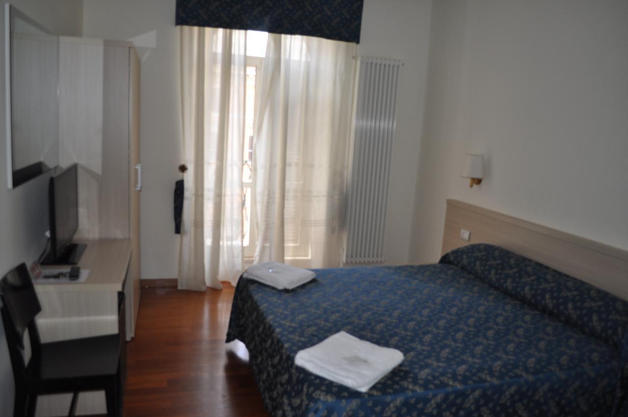 Single Room with Private Bathroom,644624133:JPEG