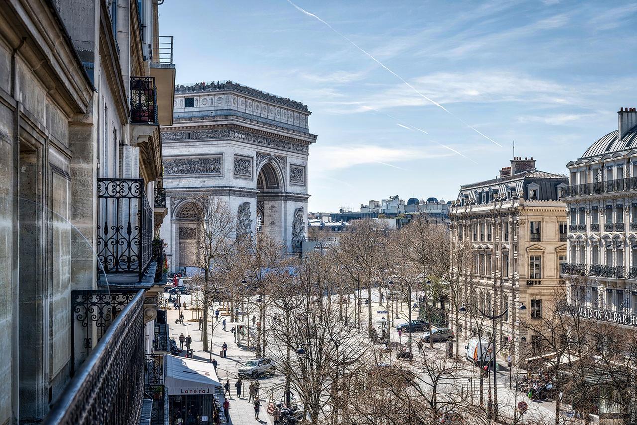 Camera Doppia con Letti Singoli con Balcone e Vista Arco di Trionfo