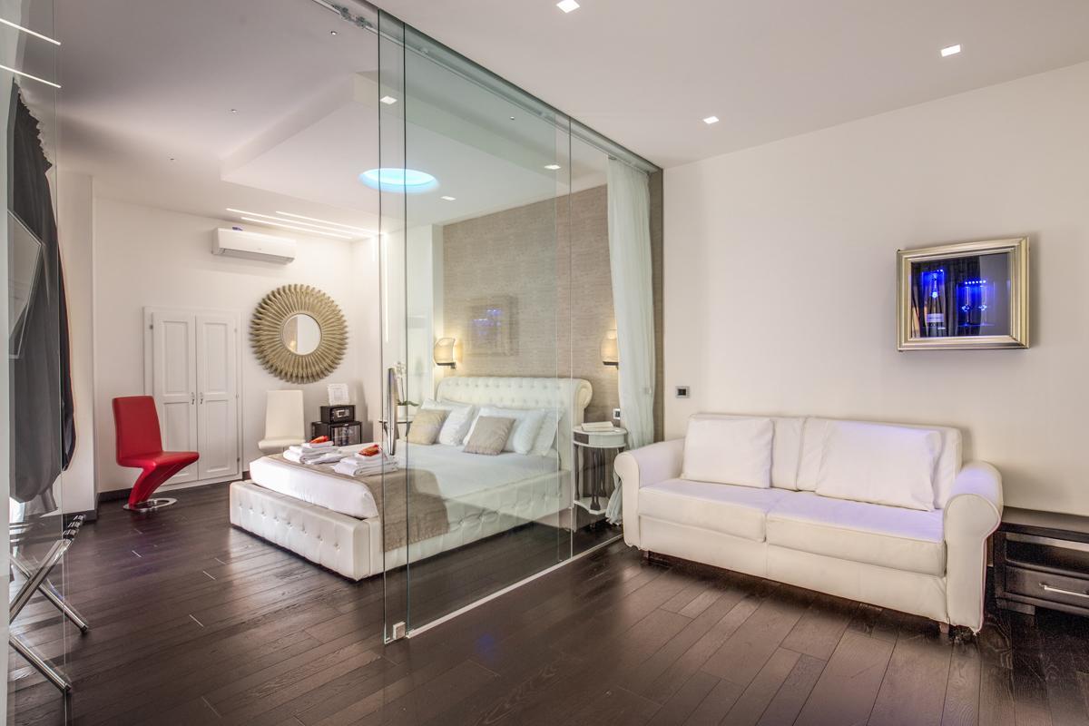 Suite,645627690:JPEG