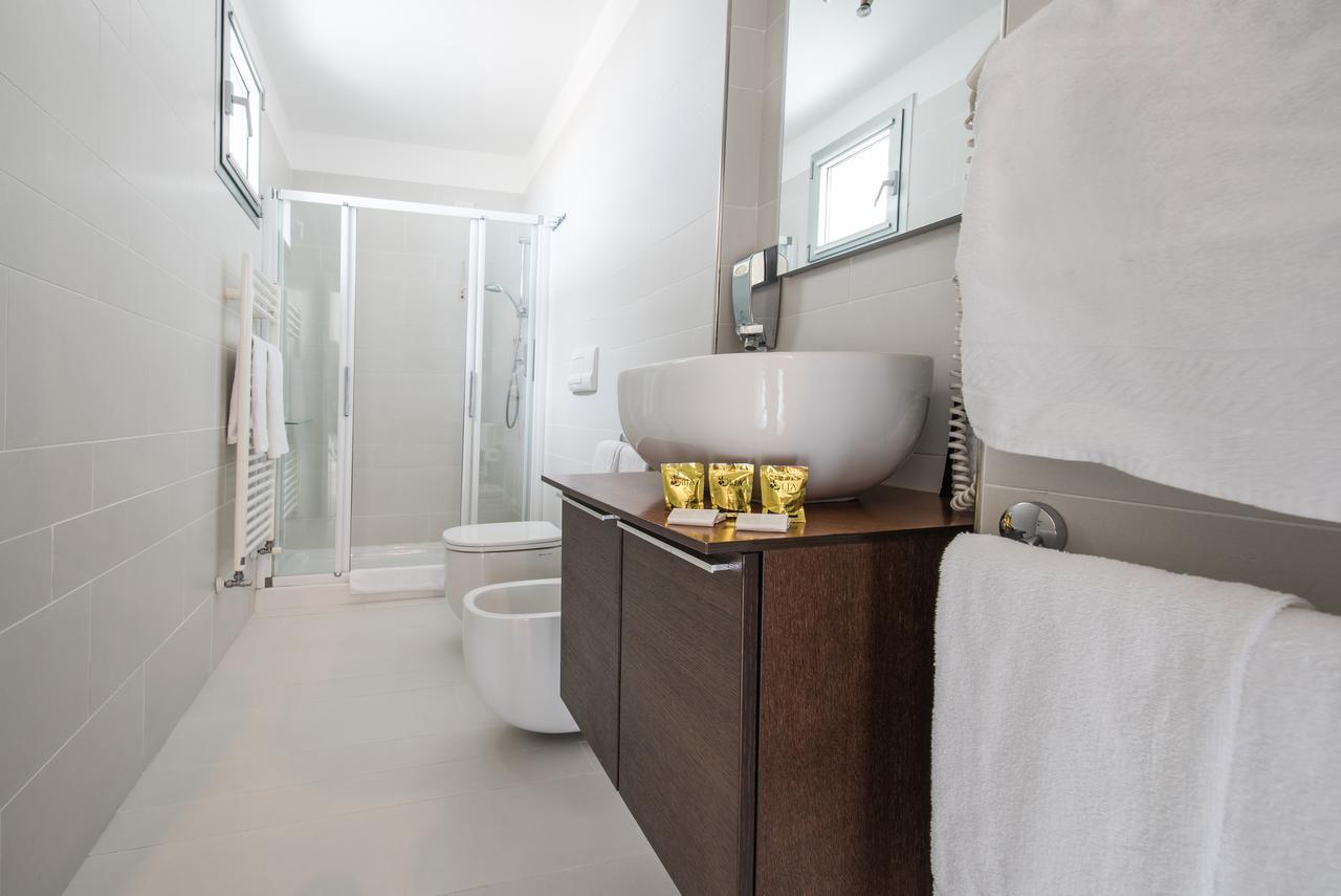Two-Bedroom Suite with Sea View,654464019:JPEG