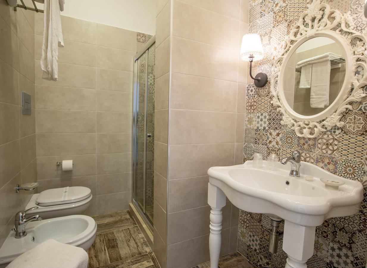 Double Room with Private Bathroom,662878410:JPEG