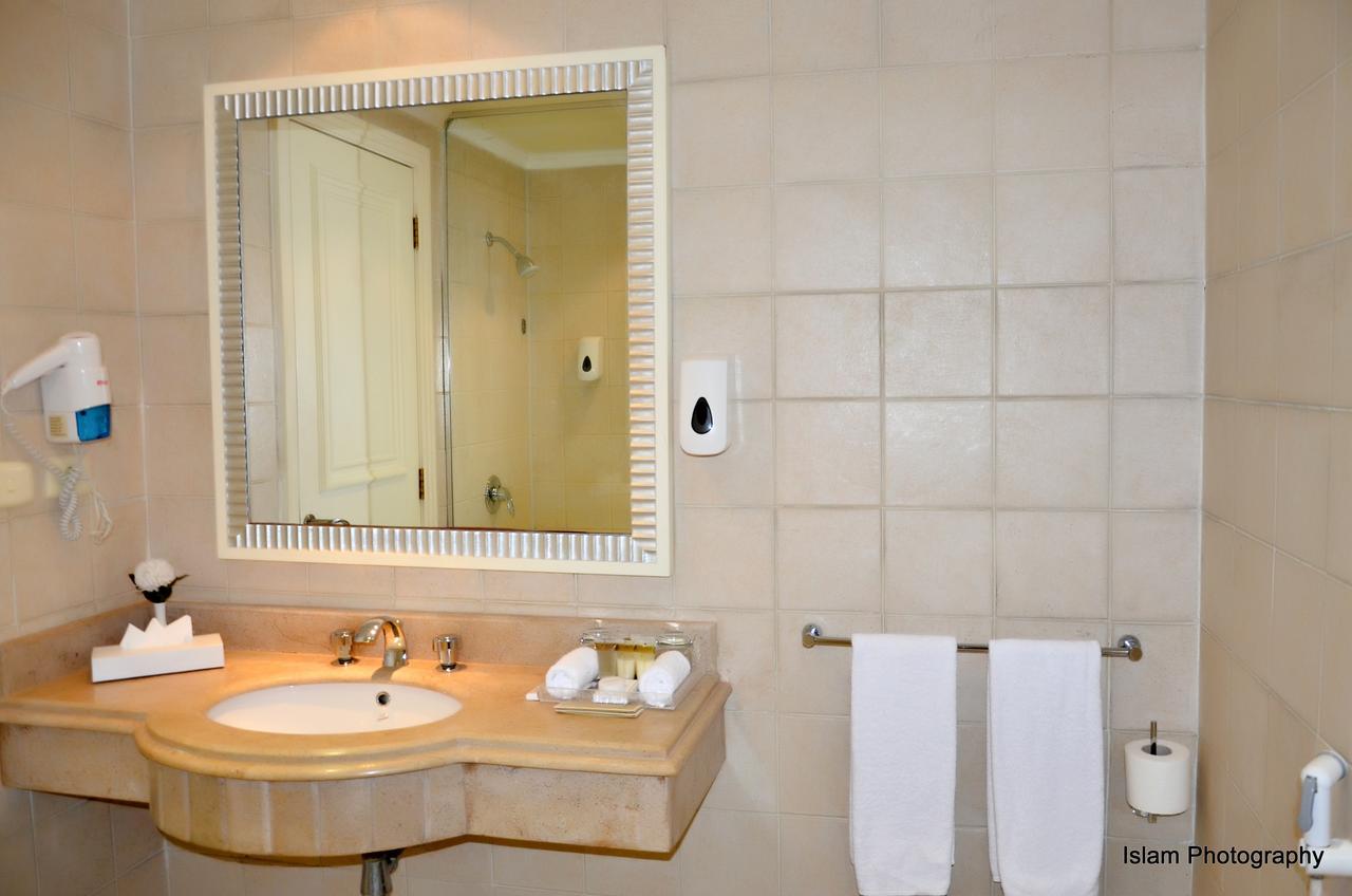 Deluxe Double or Twin Room,663934329:JPEG