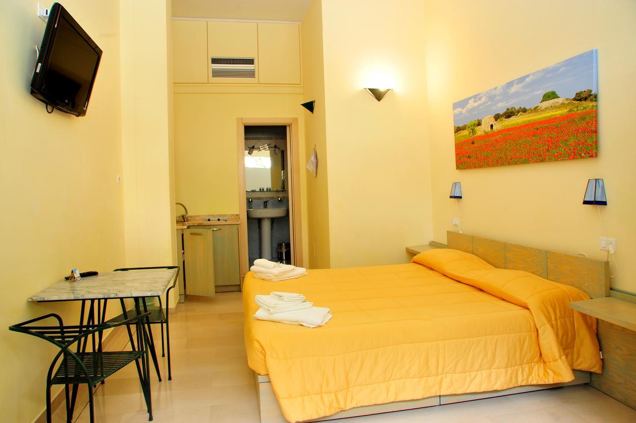 Deluxe Room (2 Adults + 1 Child),665817534:JPEG