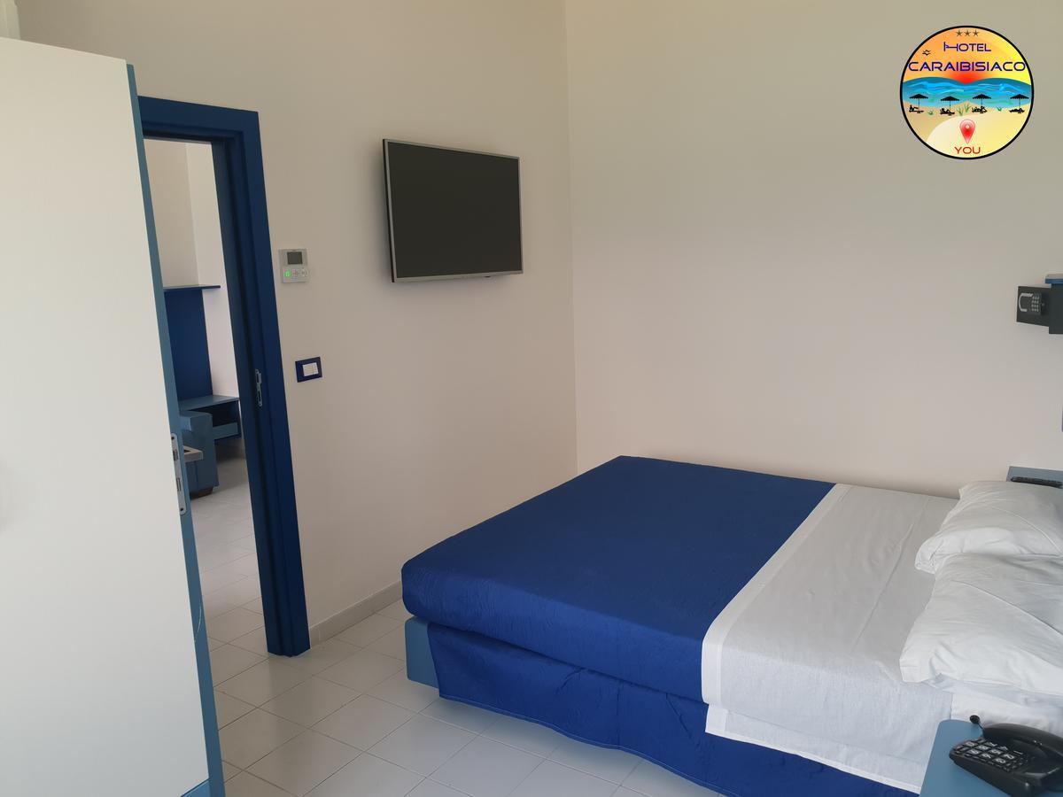 Junior Suite with Terrace with Side Sea View