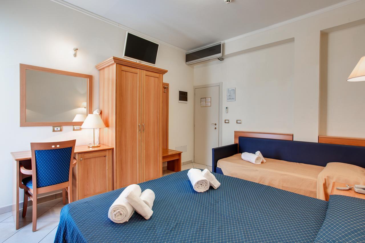 Triple Room,668804235:JPEG